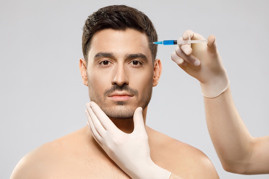 Qué es la cirugía estética: aunque históricamente ha sido demandada principalmente por mujeres, cada vez más hombres optan por estos procedimientos.
